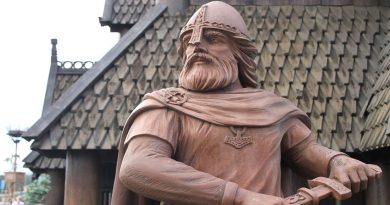 picture of a statue depicting a viking warrior