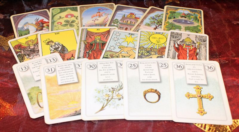 Set of tarot cards laid out
